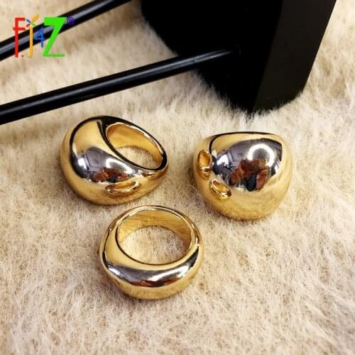 F.J4Z New Arrival Womens Trend Rings 2021 Fashion Punk Golden Big Top Alloy Finger Ring Designer lady Special Gifts Jewelry