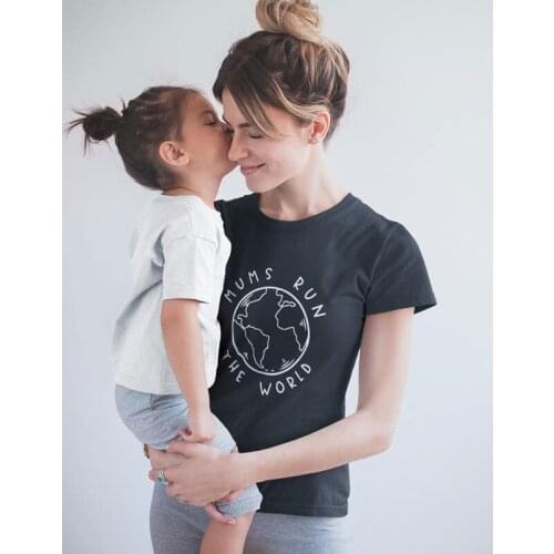 Mums Run The World T-shirt Minimalist Summer Fashion Graphic Mom Life Top Tee Shirt Funny Mothers Day Gift Tshirt Dropshipping