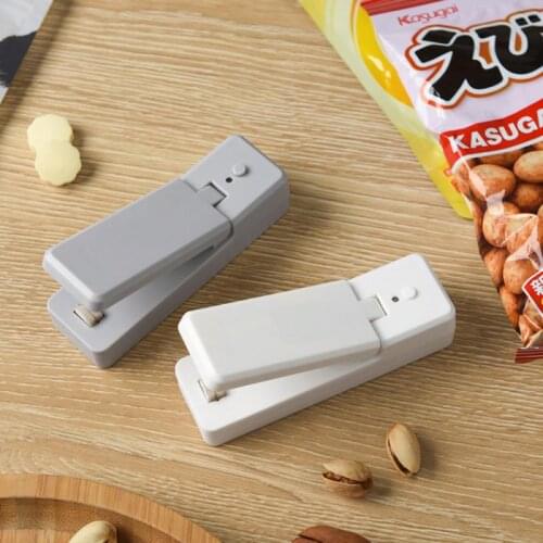Portable Heat Sealer Plastic Package Storage Bag Mini Sealing Machine for Snack Bag USB Charging Sealer Bag Clips Kitchen Gadget