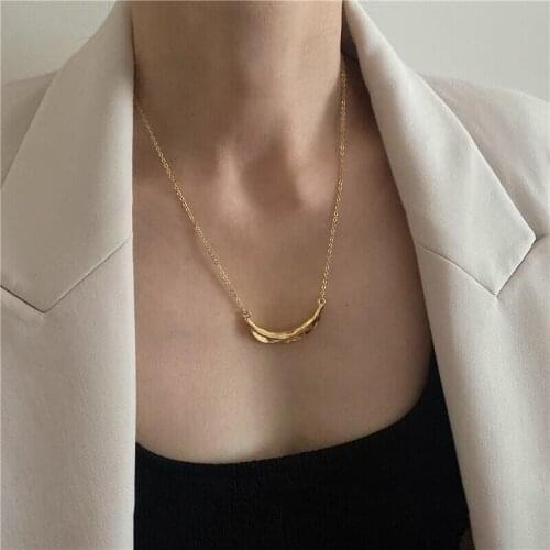U-Magical Vintage Minimalist Gold Color Reticulated Textured Leaf Pendant Necklace for Women Moon Charms Necklaces Jewelry