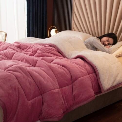 Thick 3 Layers Quilted Blanket Double-sided Lamb Cashmere Velvet Throw Blanket Winter Warm Quilting Bedding Cover Blanket