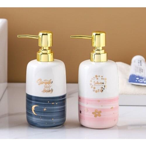 Liquid Soap Dispensers Bathroom Shampoo Shower Gel Bottle With Gold Press Head Ceramics Hand Painted Wedding Gifts 500ML