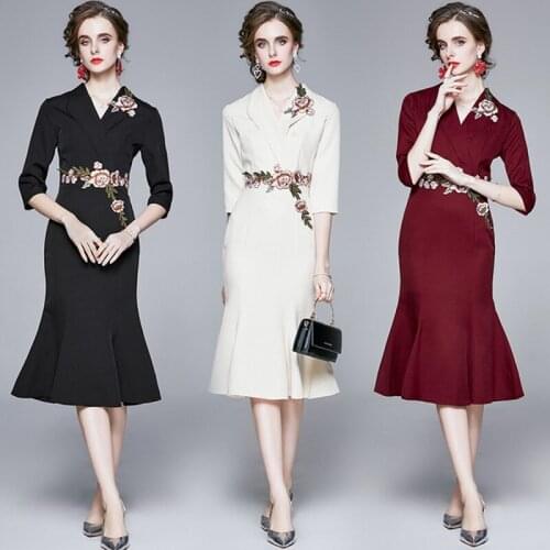 2021 Autumn fashion temperament women half sleeve V neck slim embroidery commuter mid-length mermaid dress