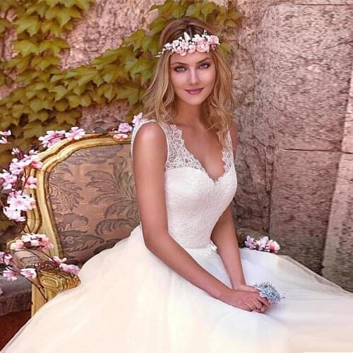 Elegant Princess Lace V-Neck Wedding Dresses Sleeveless Floor Length Bridal Gowns Robe De Mariee Custom Made