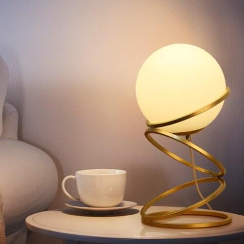 Bedroom table lamp bedside table lamp American light luxury creative personality simple modern warm Nordic style home decoration