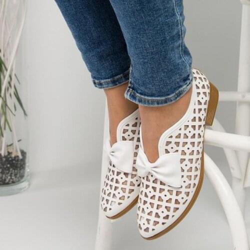 2021 New Summer Women Shoes Pointed Toe Women Sandals Hole Shoes Solid Color Low-Heeled Womens Bow Hollow Womens Single Shoes
