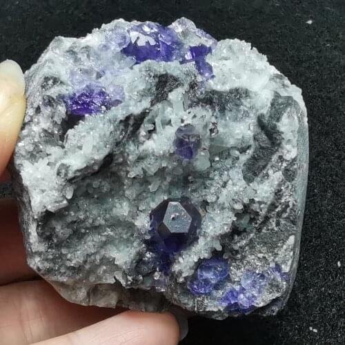 111.4gTanzanian blue fluorite and crystal symbiotic mineral stone decoration and restoration of energy geology teaching specimen
