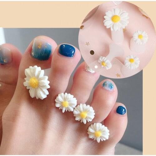 8Pcs/Set Silicone Toe Separator Flower Shape Anti-Scratch Nails Decoration Heart Shaped Rhinestones Art Separators