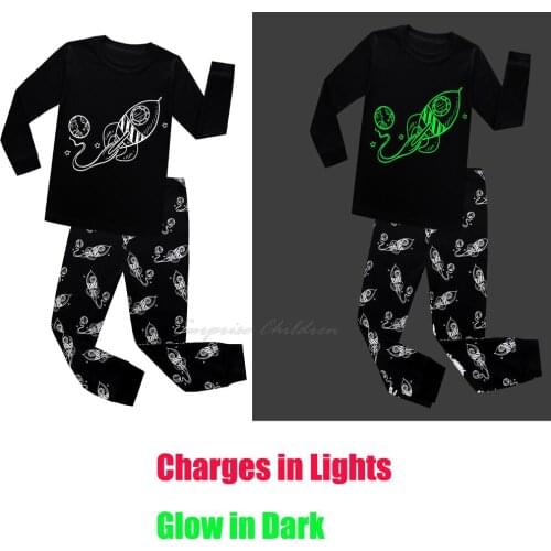 Glow in The Dark Kid Long Sleeve pajamas Boys Cute Planet Spaceship Sleepwear Tops & Pants Nightwear Children Outfit Age 2-8 T