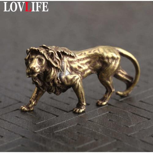 Pure Brass Majestic Lion King Keychain Pendants Vintage Copper Animal Model Key Chains Hanging Car Key Rings Ornament Decoration