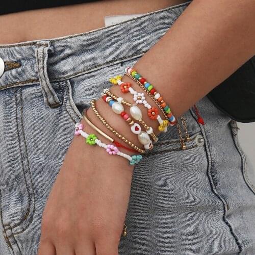 2021 New Multilayer Colorful Acrylic Beads Bracelet Sets Fashion Handmade Daisy Flower Imitation Pearl Wristband For Women