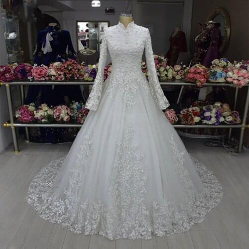 2020 Modest MuslimWedding Gowns With Applique Lace A-Line Long Sleeve Sweep Train Bridal Gown