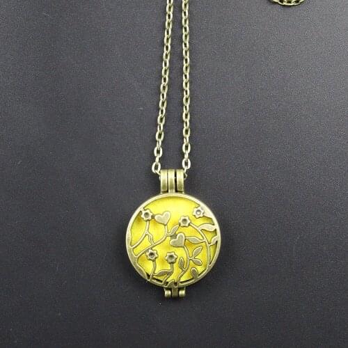 Хироши Мори Vintage Necklaces