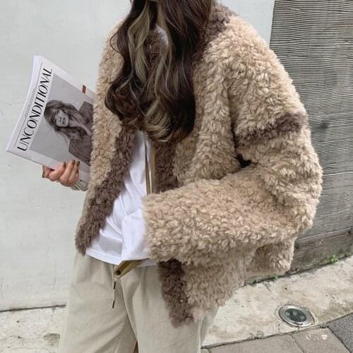 2021 Winter Contrasting Color Warm Top Loose Short Camel Leather Sweater Granule Wool Fur One Lamb Fur Jacket Women