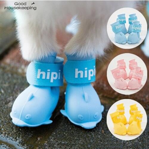 4Pcs/set Pet dog Rain Shoes Dog Booties Rubber Portable Anti Slip Waterproof Dog Cat Rain Shoes Autumn and winter S/M/L