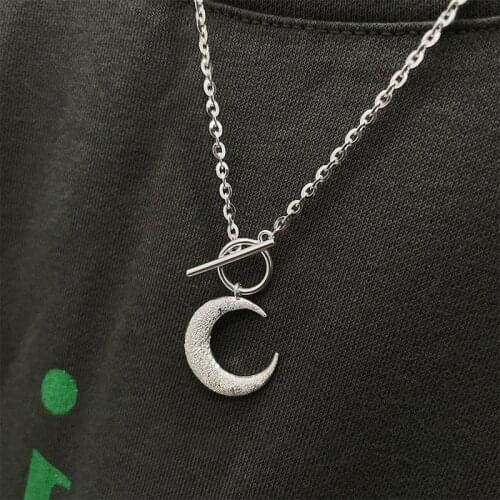 U-Magical Fashionable Silver Moon Glitter Matte Pendant Necklace for Women Creative Toggle Clasp Vintage Chain Necklace Jewelry