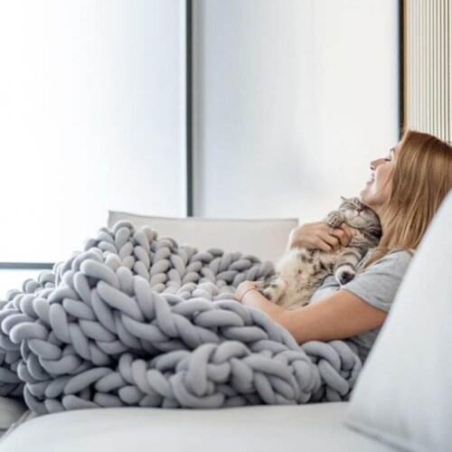 Super thicken Soft Hand Knitted Blanket For Winter Bed Sofa Plane Thick Yarn Knitting Super Warm Blanket pet cushion
