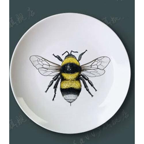 Porcelain Decorative Plate Wall Hanging Plate Insect Sitting Disc Plate Ceramic Disc Home Furnishing Art Creative Gifts
