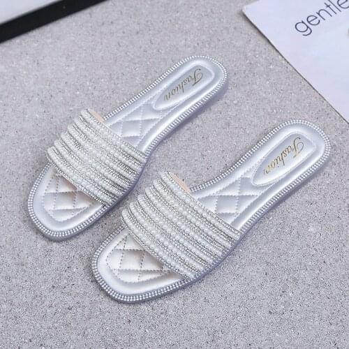 2021 Women Slippers High Quality Elegance Pearl Decoration Upper Flat Shoes Summer Beach Sandals Office Silver Woman Flip Flops