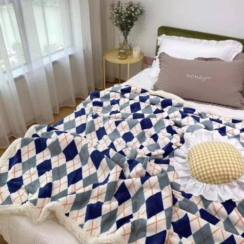 High Quality Hot Sale Super Soft Throw Fleece Blankets On The Bed Winter Living Room Bedroom Multi Use