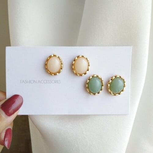 Korean INS Vintage Temperament Small White Stone Clip on Earrings Elegant Resin Round Green Stone Ear Clips No Hole Earrings