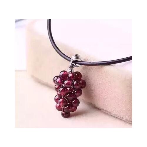 Free shipping Natural crystal garnet grape pendant female beauty skin care pendant necklace free shipping
