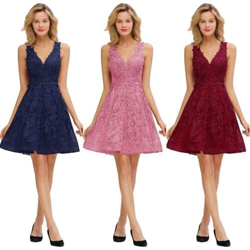 Sexy V-Neck Short Lace Homecoming Dresses Pink Sleeveless Graduation Gowns
