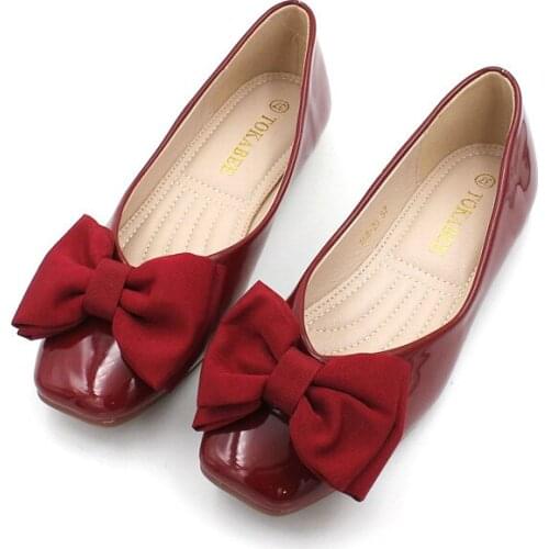 Single Shoes Female 2019 Spring Wild Bow Square Head Flat Female Ladies Soft Bottom Flat Red Wedding Shoes