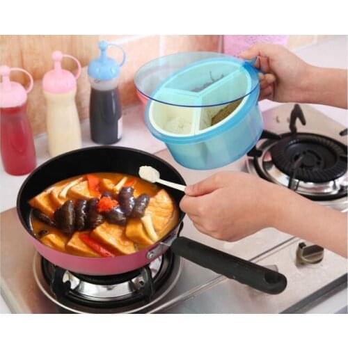 1PC Creative Seasoning box kitchen multipurpose seasoning bottle separating type plastic tank salt servers LF 115