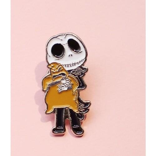 Skull Bear brooch lapel fashion lovely pin Creative Jewelry custom made Enamel badge Christmas Gifts for children for Halloween