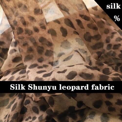 Super beautiful new silk Shunyu leopard yellow and blue into DIY tailor dress fabric, spot leopard scarf fabric