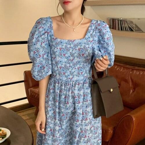 Korean Chic French Retro Floral Square Collar, Careful Machine Back, Single-Breasted Back Waist Loose Puff Sleeve Dress