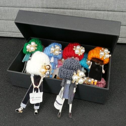 Fashion Brooch Pins for Woman Brooches Girls Cartoon Models Acrylic Brooches Cute Pearl Sunglasses Clothing Jewelry Accessories