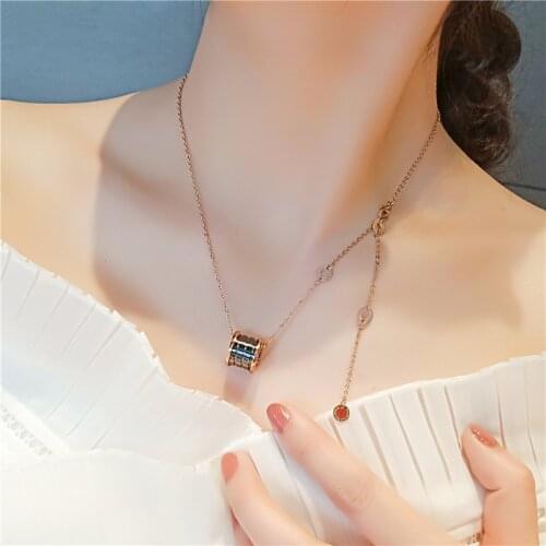 Black and white ceramic rose gold titanium steel necklace, Simple clavicle necklace, Will not fade