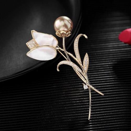 New White Mother Shell Tulip Flower Brooch Female Personality Temperament Pearl Brooch Pin Coat Accessories Wholesale