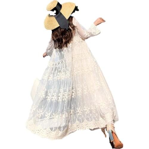 Women Summer Long Lace Shirts New Fashion Long Sunscreen Shirts Tops Loose Sun Protection Blouse Hollow Out Chic Cardigan Blusas