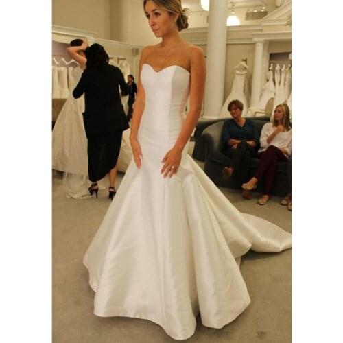 2020 Simple Mermaid Wedding Dresses Graceful Ivory White Taffeta Sweetheart Sweep Train Wedding Gowns Bridal Dresses Custom Made