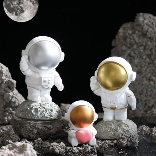 Homelily Creative Astronaut Resin Model Figurine Crafts Home Decoration Accessories Living Room Desktop Lovely Ornaments