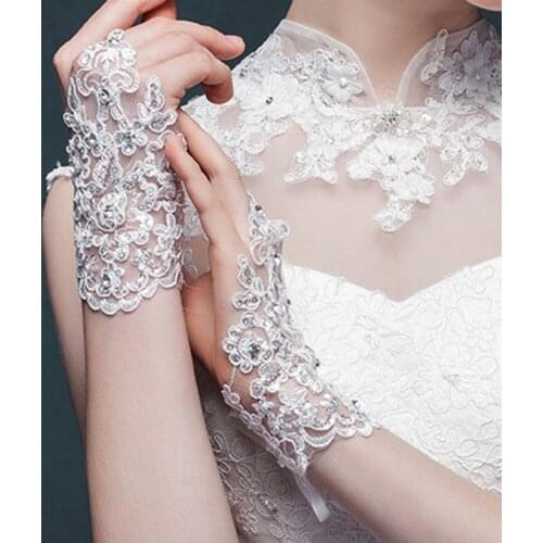 Women Wedding Gloves Bridal Gloves High Quality Fingers Short Paragraph Elegant Rhinestone Wedding accessories for bride