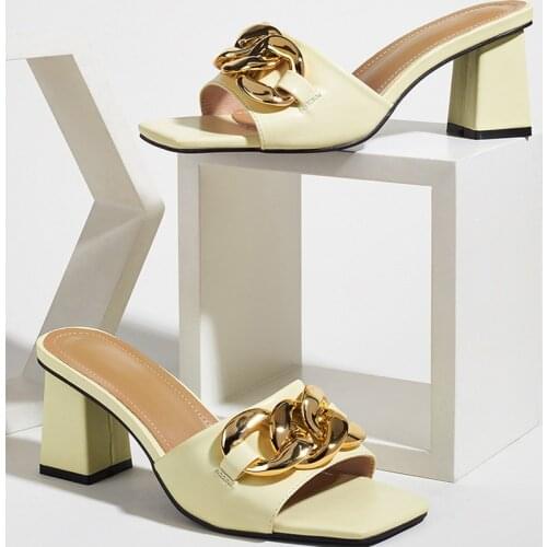 2021NEW Fashion PU Women Slippers Summer Square Heel Peep Toe Slippers Elegant Ladies Metal Chain Decoration Slip-on Flip Flops