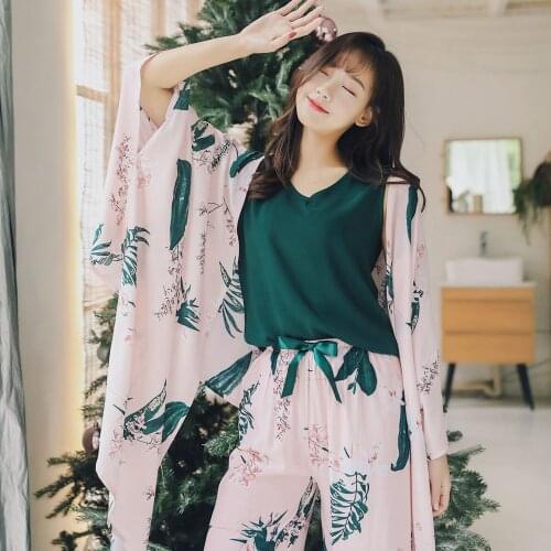 Autumn Ladies Casual Cotton Silk Three-piece Pajamas, Comfortable and Breathable Long-sleeved Simple Fresh Big Leaf Home Service
