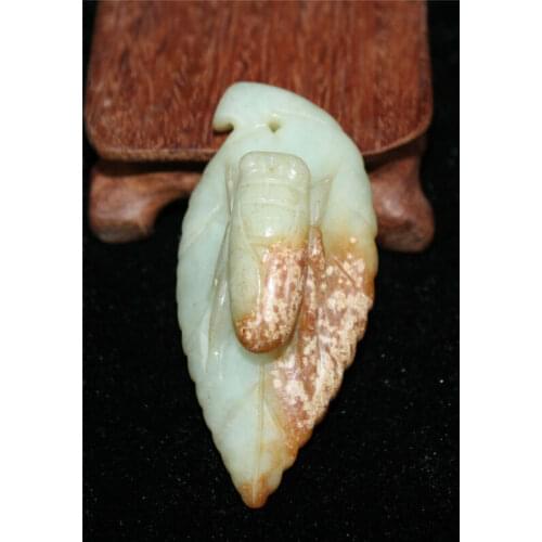 Old China Hongshan Culture Jade Hand-Carved Cicada Leaves Pendant Statue Statues for Decoration Figurines Collection Ornaments