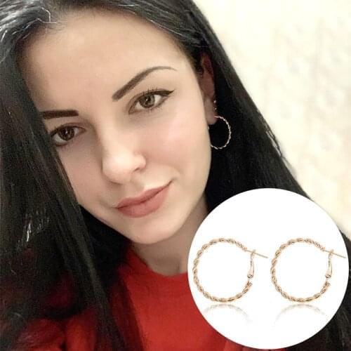 Golden Round Earrings for Women Fashion Twist Earrings Wedding Party Prom Girls Accessories Birthday Gifts Vintage Jewelry
