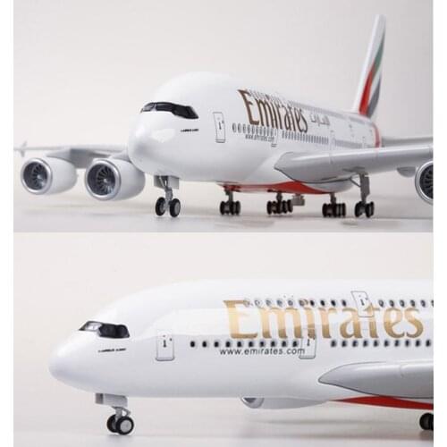 1/160 Scale 45.5cm Airplane Model 380 A380 UAE Airline Aircraft Toy with Light & Wheel Landing gears Diecast Plastic Resin Toy