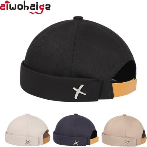 2021 Spring New Solid Color Landlord Hat Mens Cap Womens Cap Metal Letter Accessories Adjustable Cotton Retro Trend