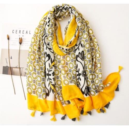 Fashion Autumn Women Viscose Scarf Bohemian Aztec Tassel Beach Hijab Shawls and Wraps Female Foulards Echarpe Muslim 180*90Cm