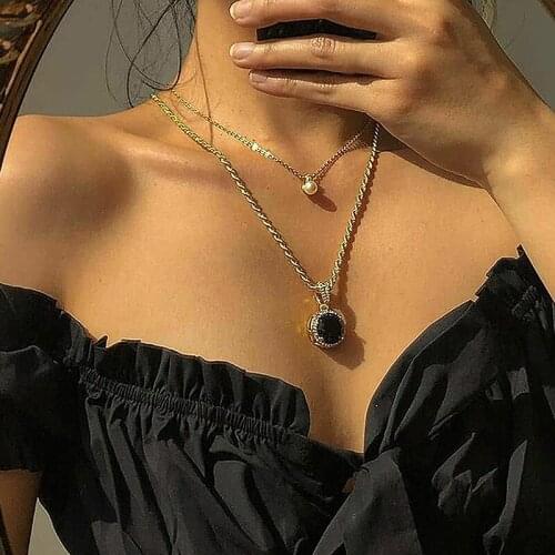 Trendy Gold Color Imitation Pearl Black Gem Pendant Necklace for Women Crystal Round Clavicle Chain Necklace Party Jewelry Gift