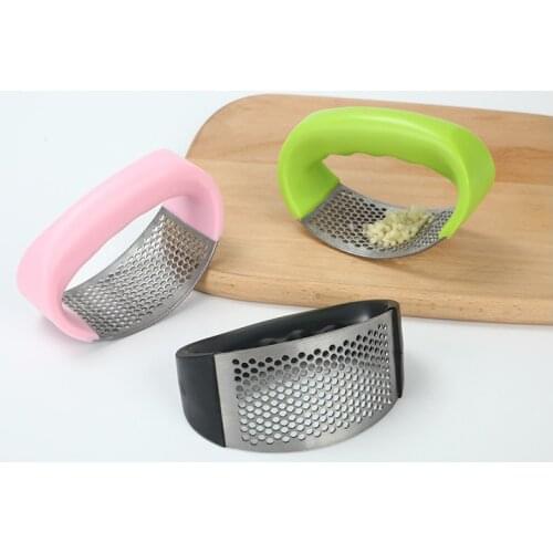 Stainless steel garlic press Manual garlic cutter Garlic cutter Arc-shaped garlic cutter Vegetable and fruit tools Kitchen tools