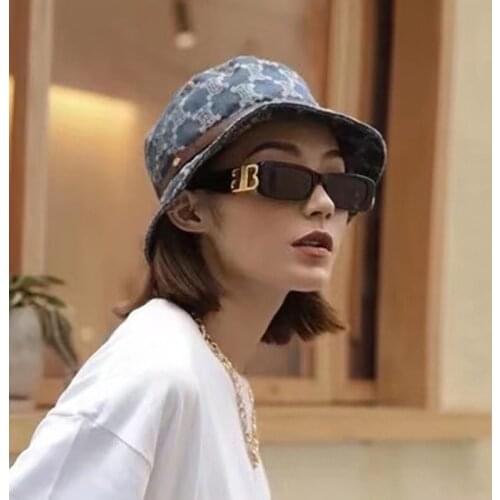 New Lightweight Small Square Woman fashion durable sunglasses good Quality eyeglasses party hot sales outdoor glasses 2039