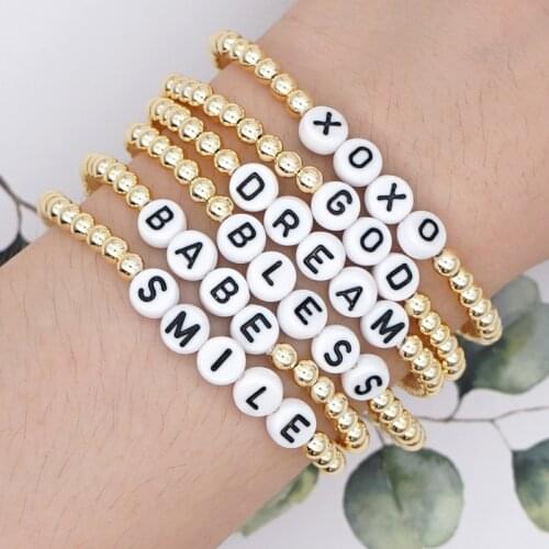 Minar Simple White Arcylic 26 Letters Charm Bracelets for Women Ladies Gold Colour Beaded Bracelet Fashion Accessories Hot 2021